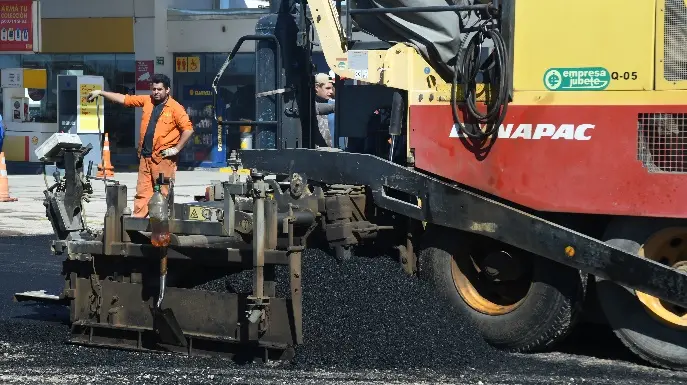 Obras de Hormigón y Pavimento Asfaltico en Estación de Servicio Shell.