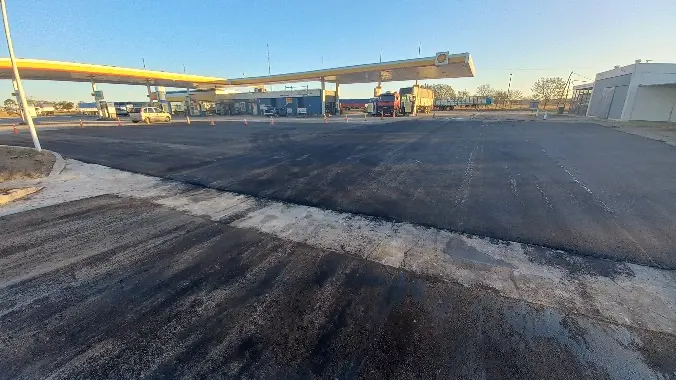 Obras de Hormigón y Pavimento Asfaltico en Estación de Servicio Shell.